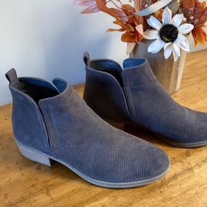 DV by Dolce Vita+Brown Suede Booties+Size 7.5